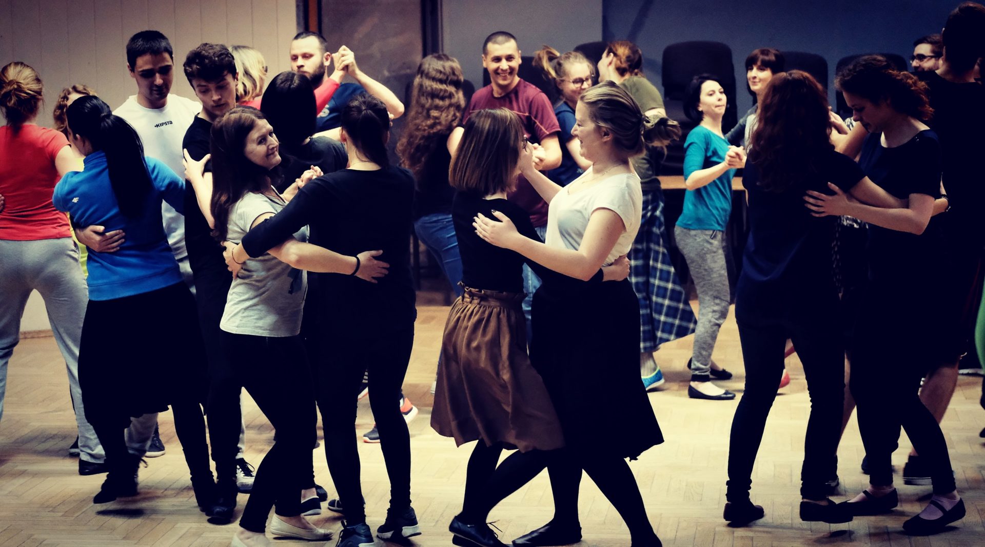 Taniec tradycyjny – warsztaty dla młodzieży i dorosłych
