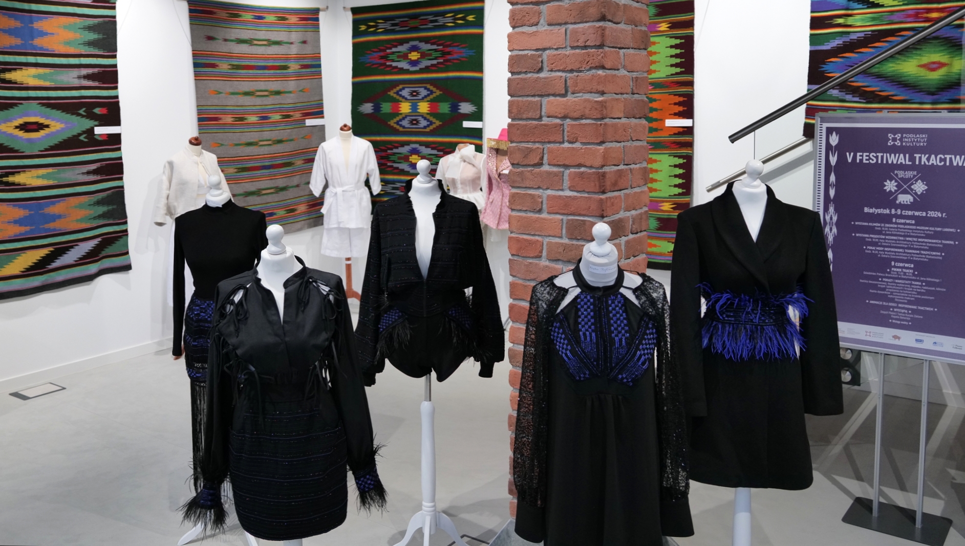 Wystawa kilimów i kolekcji mody inspirowanej tkaniną