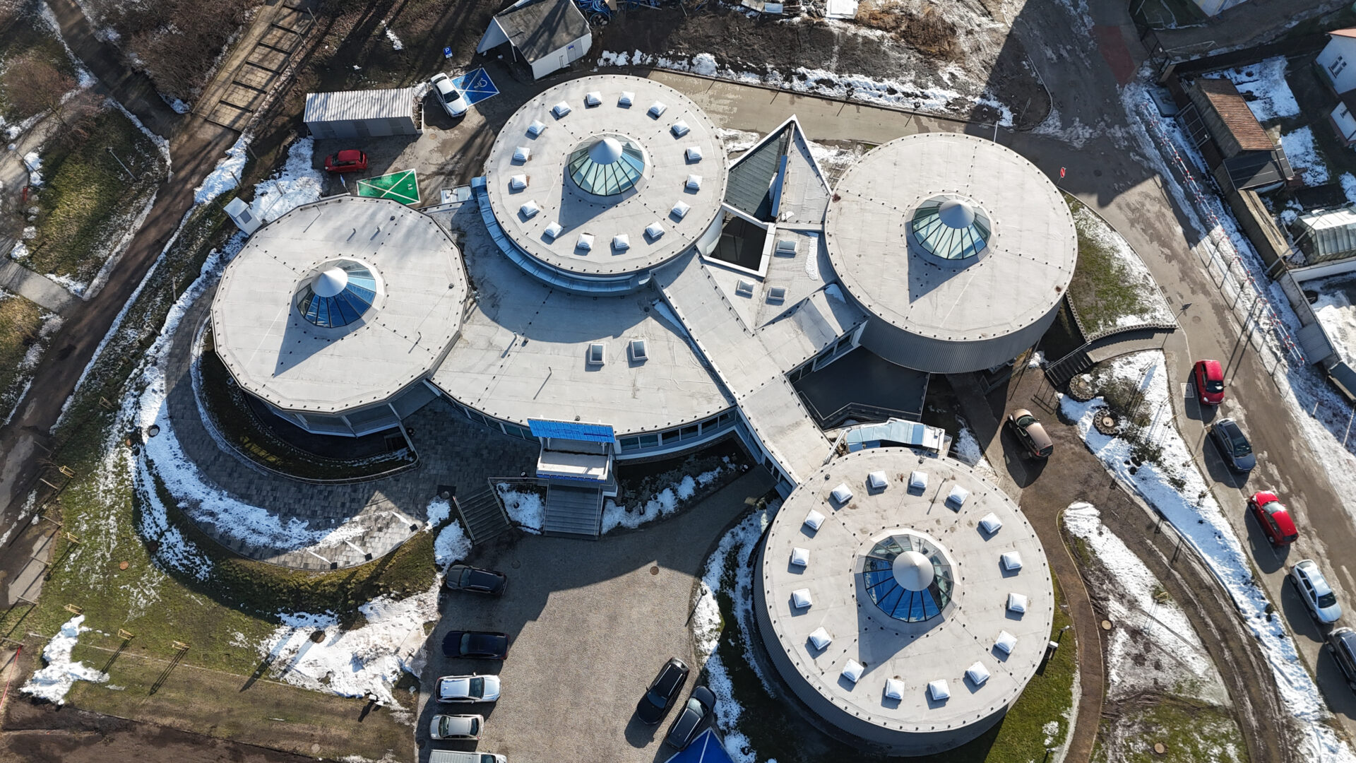 Spodki ponownie otwarte